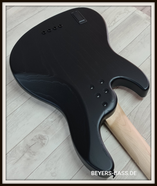 FGN J-Standard Mighty Jazz 4 Dark Evolution, Open Pore Black